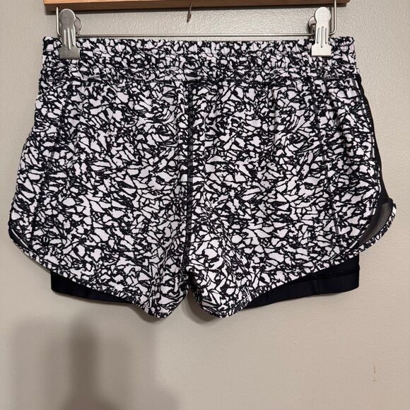 Lululemon Work Out To Water Short black and white size small - Picture 3 of 6